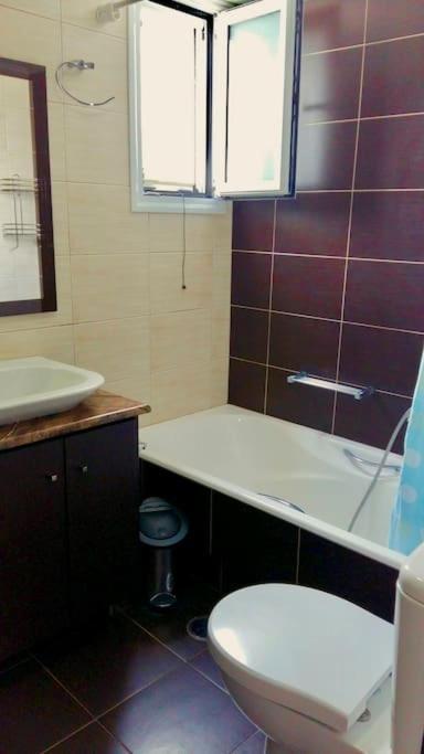Rural 3-Bedroom House กาลามาตา ภายนอก รูปภาพ